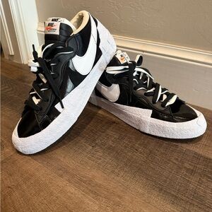 Men’s Size 11  - Nike sacai x Blazer Low Black Patent Shoes. 90s nostalgia Retro